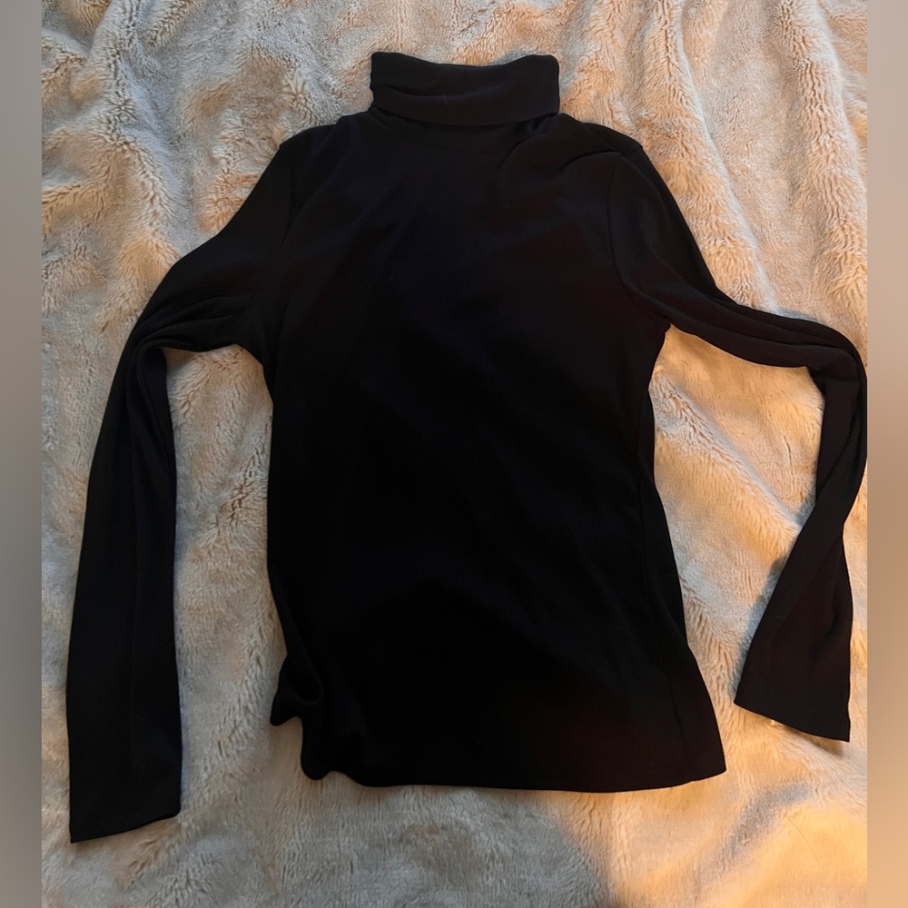 Black ribbed turtleneck
